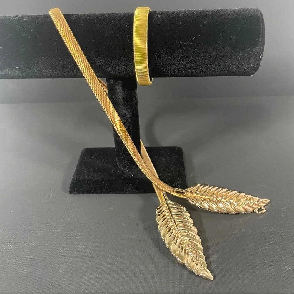 N/A elegant gold